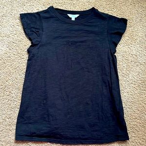 Cute S ruffle sleeves top, casual yet modern.